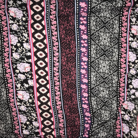 California gypsy pattern halter top - Picture 2 of 4